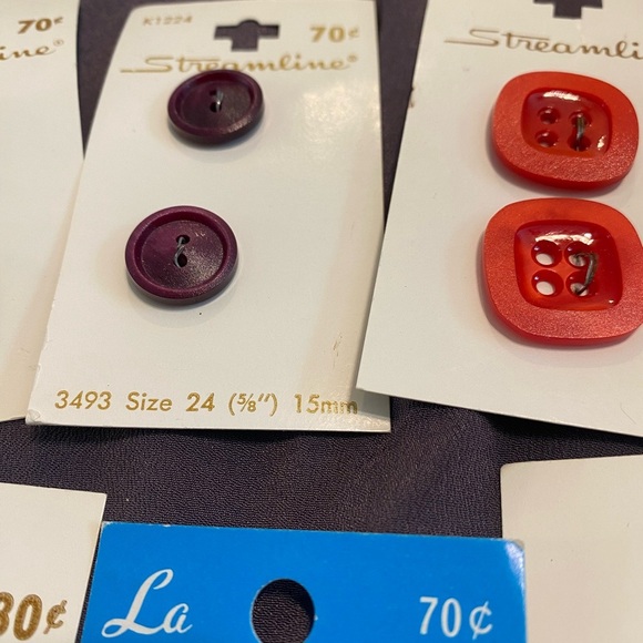 Lot Of 17 Streamline Vintage Buttons On Cards - Picture 3 of 3